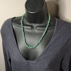Vintage Green Stone Necklace 21 Inches Long